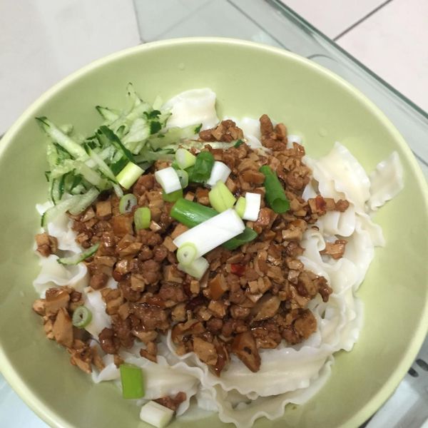 炸醬麵 : PeiJun Hsieh一起做