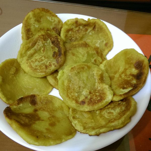 三種食材→煎出Q彈好吃的【地瓜餅】：勤小妞 一起做