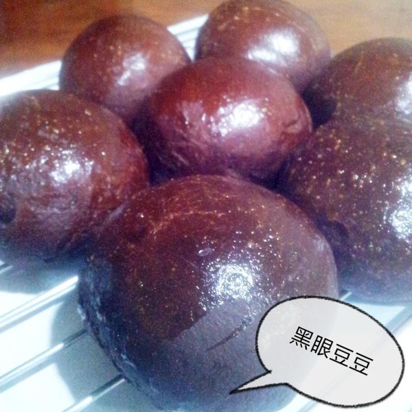 胖達人。黑眼豆豆~ 巧克力麵包。影片教學：黃翊昀 一起做