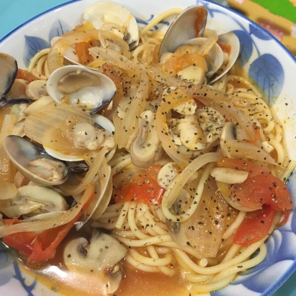 蕃茄蛤蠣義大利麵 : 神隱一起做