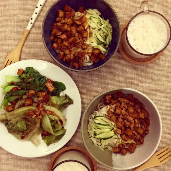 眷村炸醬麵 : Meiggie Jhang一起做