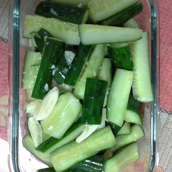涼拌小黃瓜 : 王怡婷一起做