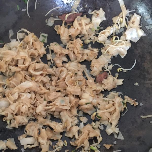 港式乾炒牛河：Korn Fong 一起做