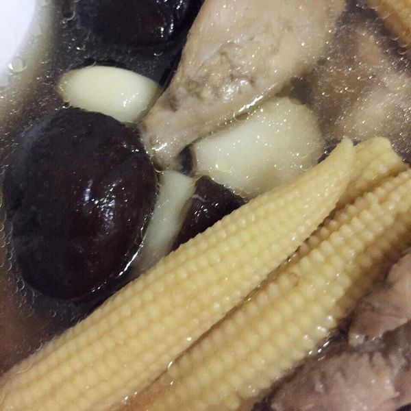 蒜頭香菇雞湯 : 'Joanne Tseng'一起做