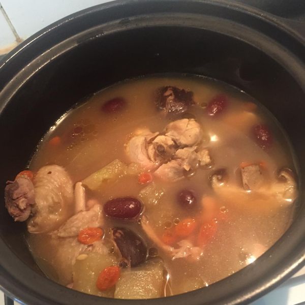 大黃瓜香菇雞湯：可妮 一起做