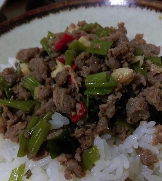 辣炒牛肉末。by克莉絲塔 : Michelle Liou一起做