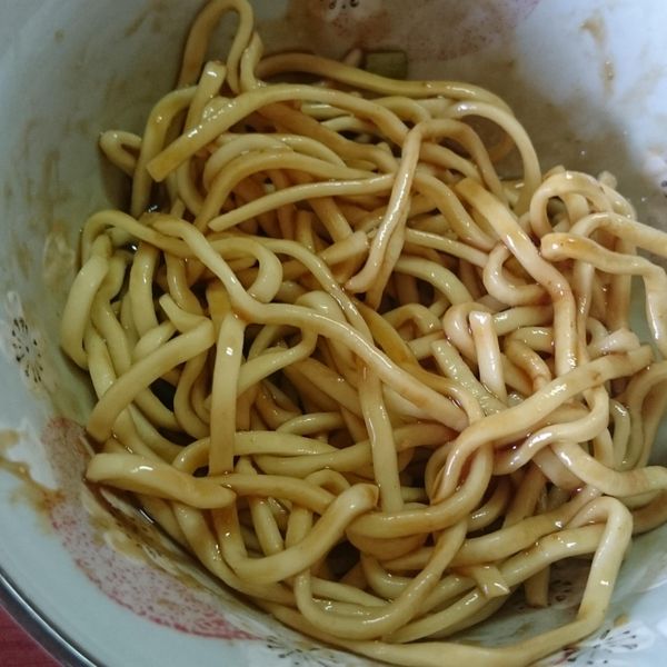 香辣酸溜乾拌麵：Wei Zheng 一起做