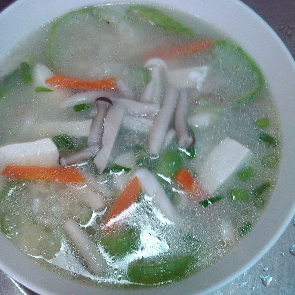 清爽美味的絲瓜鹹蛋豆腐羹：施小盈 一起做