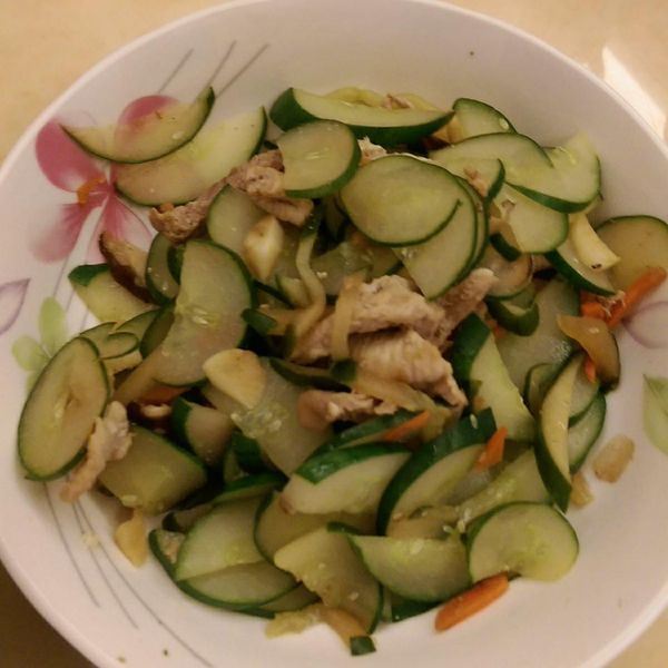 小黃瓜炒肉片：~※荔蒂貓※~ 一起做