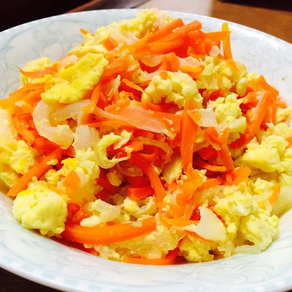 紅蘿蔔洋蔥炒蛋：Yu Chien Tsai 一起做