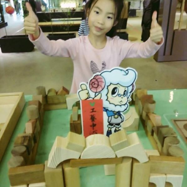 春日草莓泡芙[烘培展食譜募集]：黃敏 一起做