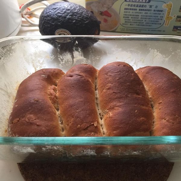 牛奶麵包。樂扣樂扣耐熱玻璃保鮮盒：Linda Chen 一起做