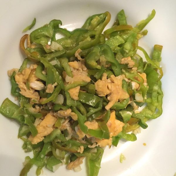 青椒炒蛋：Helen 一起做