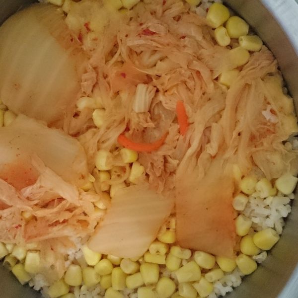 超簡單電鍋泡菜飯：彤 一起做