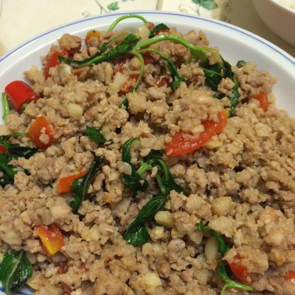 扒完三碗飯! 泰式打拋豬 食譜 : Amy Chen一起做