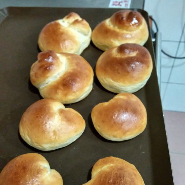 超簡單免手揉的牽絲韓式小餐包 : 寧一起做