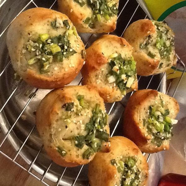 奇亞籽蔥花麵包(免揉法)口感絕佳鹹香麵包:Hsins 一起做