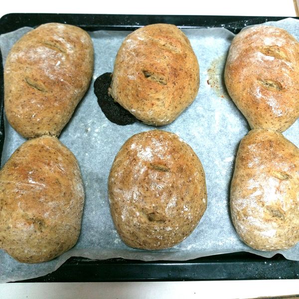 黑糖亞麻子麵包 : albee一起做