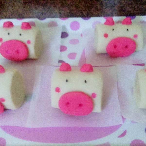 迷你豬牛奶饅頭~媽媽寶寶都瘋狂：Vivian Momo 一起做