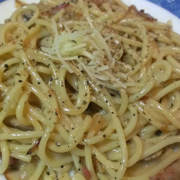 【義大利美食學院】培根蛋黃麵：Lanayun 一起做