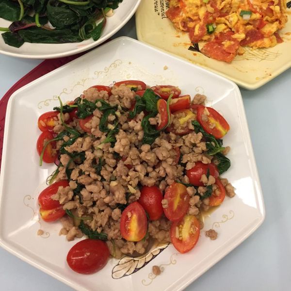 扒完三碗飯! 泰式打拋豬 食譜 : Anita一起做