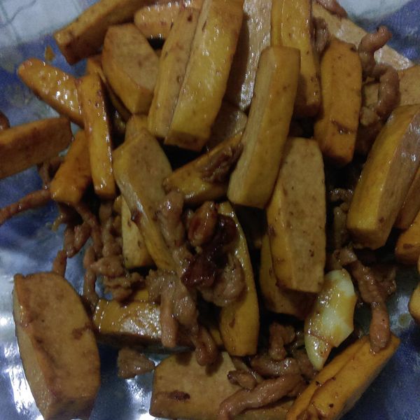 肉絲炒豆乾：燕 一起做