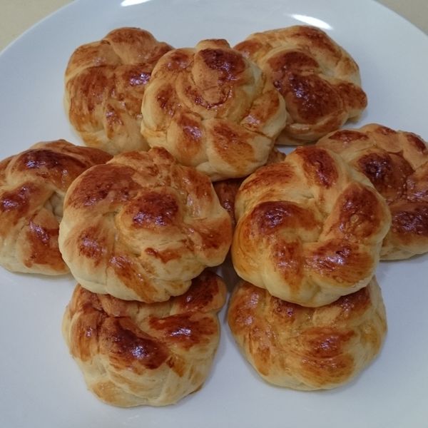 ♥PinchMyBelly♥ 養樂多奶油小餐包 : 珮姍一起做