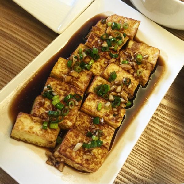 【厚生廚房】香煎豆腐 : 愷俐小廚娘一起做