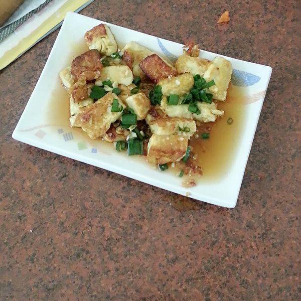 【香煎雞蛋豆腐】醬汁這樣調最好吃:李小魚 一起做