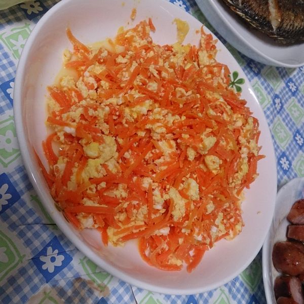 紅蘿蔔炒滑蛋：麥車漆 一起做