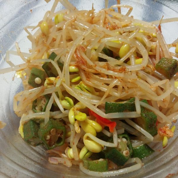 涼拌辣豆芽菜매운콩나물무침 : 嘴饞的小屁孩一起做
