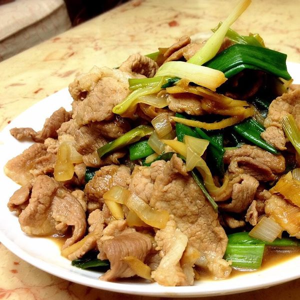 蔥燒豬肉片:何小球 一起做