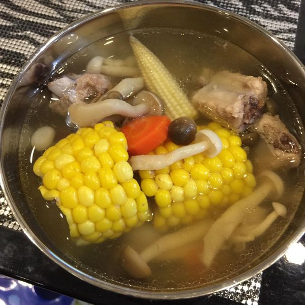 蘿蔔玉米排骨湯~烹大師時食饗宴 : Nora Chen一起做