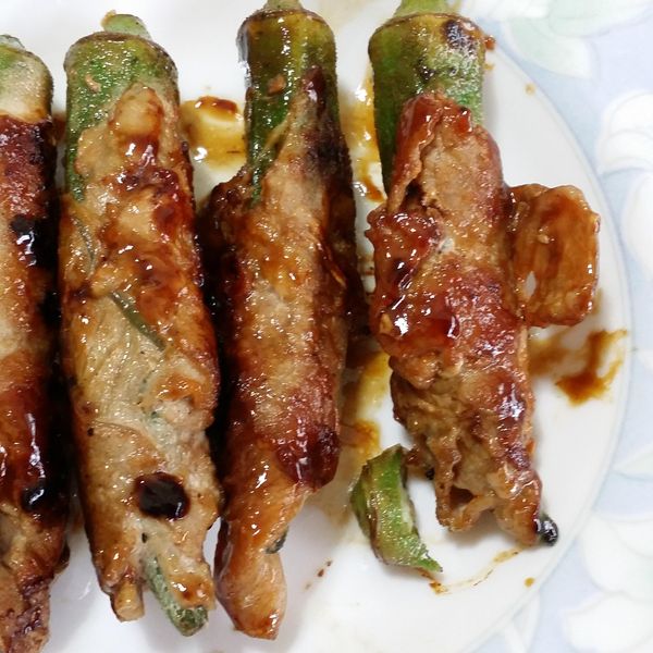 秋葵肉捲 : 喵小晴一起做