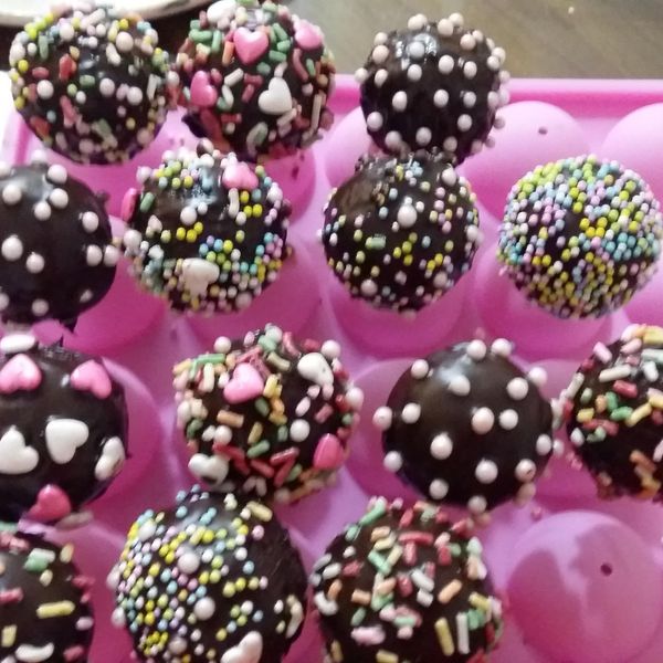 棒棒糖蛋糕 (Cake Pops)：sparrow 一起做