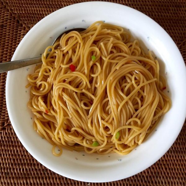 香辣酸溜乾拌麵：里奈 一起做