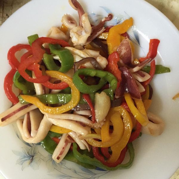 ㄚ曼達的廚房~彩椒花枝：陳玲玲 一起做