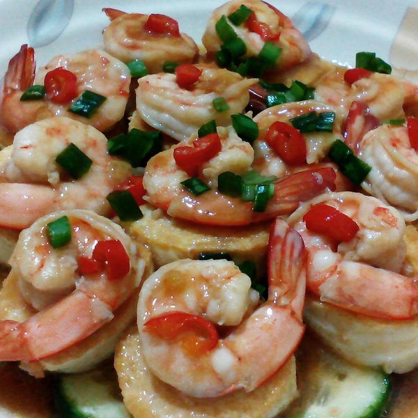 Lee Ling  Tan一起做