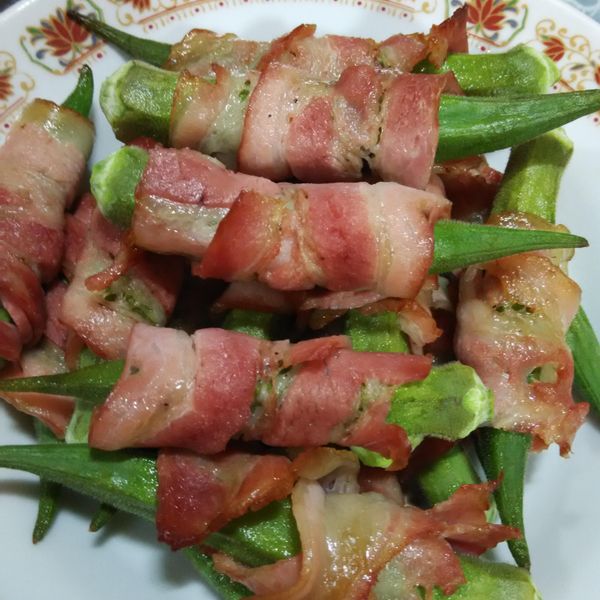 秋葵培根卷 : Vicki Lai一起做