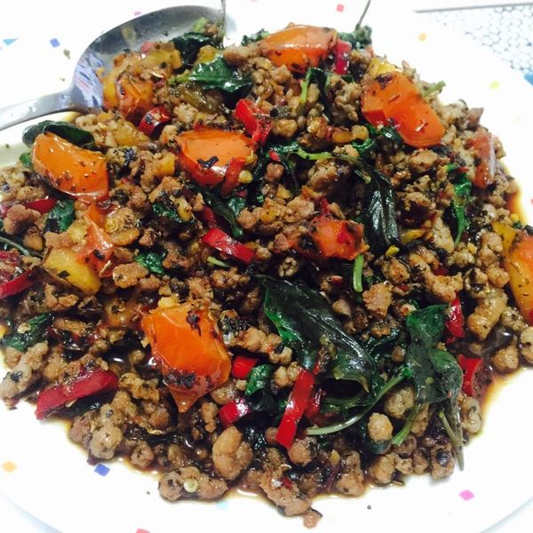 扒完三碗飯! 泰式打拋豬 食譜 : 劉湘妍一起做