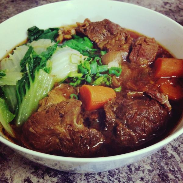 台式紅燒牛肉麵：Mon's Tasty 一起做