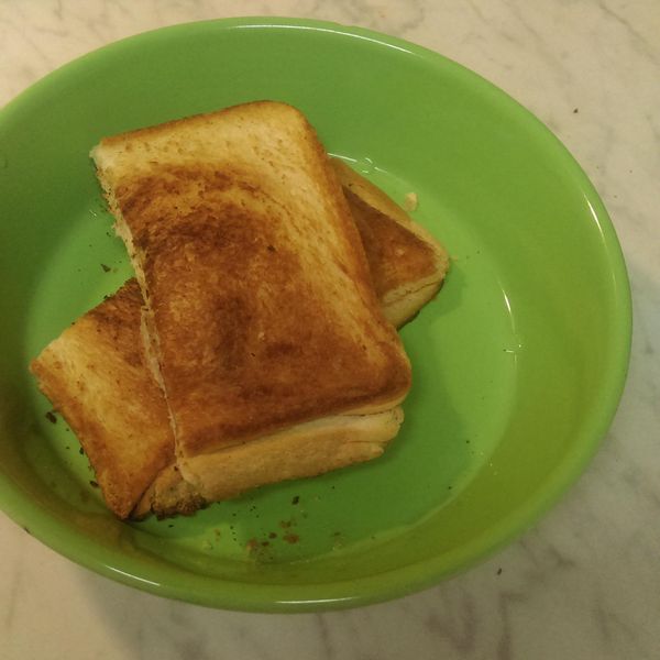 【外宿料理】會牽絲的烤起司三明治！ : 查查一起做