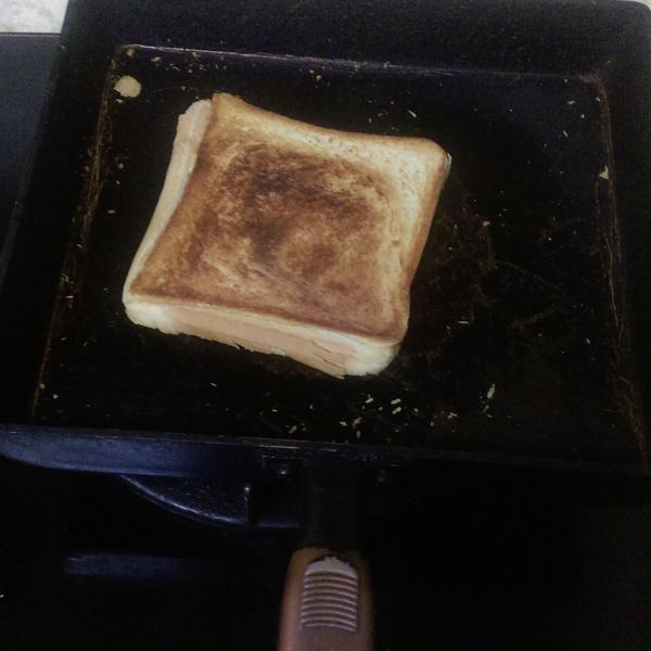 【外宿料理】會牽絲的烤起司三明治！ : 查查一起做