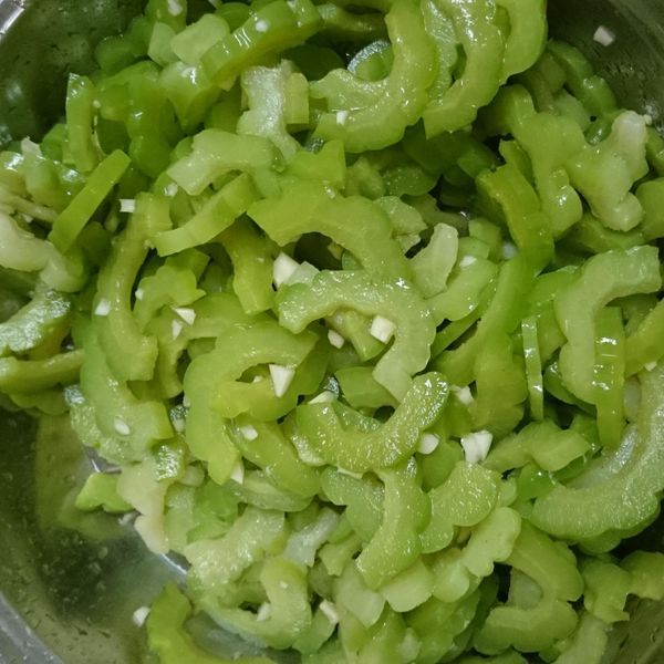 涼拌苦瓜：geni 一起做
