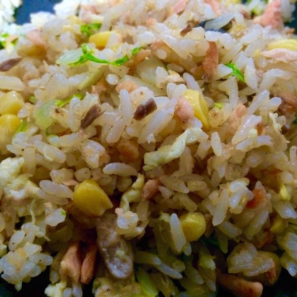 鮭魚炒飯：周杰包 一起做