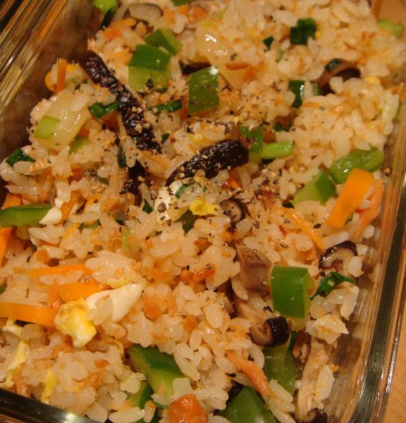 [吳媽媽拿手菜]蔬菜鮭魚炒飯：Cmay Lee 一起做