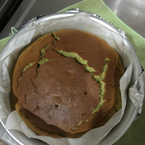 抹茶雙色輕乳酪蛋糕：Kuei Wang 一起做