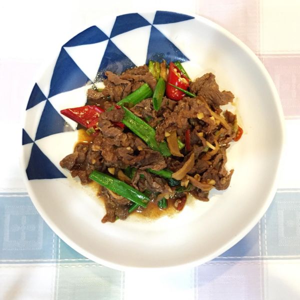 蔥爆牛肉：Maggie Wu 一起做