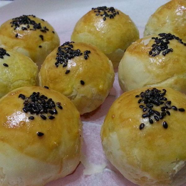 24顆半蛋黃【蛋黃酥】 : 鍾琇橒一起做