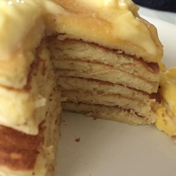 【Kate午後烘焙】蛋糕般口感的美味厚煎鬆餅：Ellie  Jan 一起做